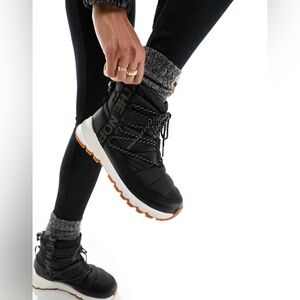The North Face Thermoball Insulated Lace Up Black & White Boots Women’s Size 9